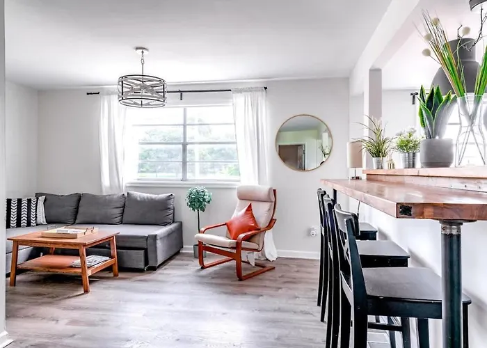 Casa Tres By Jungle House Near Convention Center Osu & Nationwide Arena Walk To High Street Downtown & Short North 5 800 Reviews Private Parking Сasa de vacaciones