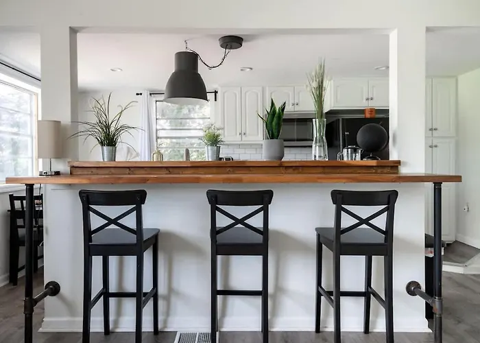 Сasa de vacaciones Casa Tres By Jungle House Near Convention Center Osu & Nationwide Arena Walk To High Street Downtown & Short North 5 800 Reviews Private Parking Columbus