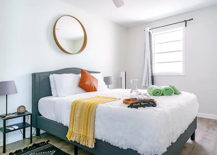Casa Tres By Jungle House Near Convention Center Osu & Nationwide Arena Walk To High Street Downtown & Short North 5 800 Reviews Private Parking Сasa de vacaciones *
