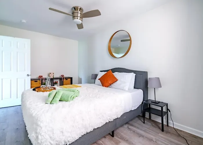 Casa Tres By Jungle House Near Convention Center Osu & Nationwide Arena Walk To High Street Downtown & Short North 5 800 Reviews Private Parking Сasa de vacaciones