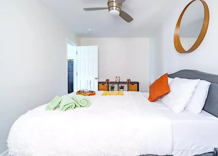 Сasa de vacaciones Casa Tres By Jungle House Near Convention Center Osu & Nationwide Arena Walk To High Street Downtown & Short North 5 800 Reviews Private Parking *