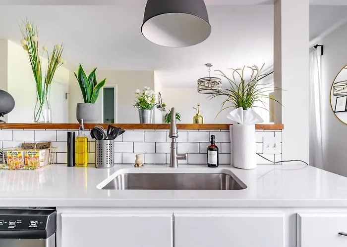 Сasa de vacaciones Casa Tres By Jungle House Near Convention Center Osu & Nationwide Arena Walk To High Street Downtown & Short North 5 800 Reviews Private Parking *