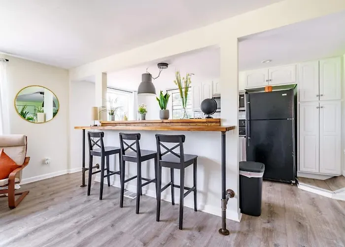 Сasa de vacaciones Casa Tres By Jungle House Near Convention Center Osu & Nationwide Arena Walk To High Street Downtown & Short North 5 800 Reviews Private Parking