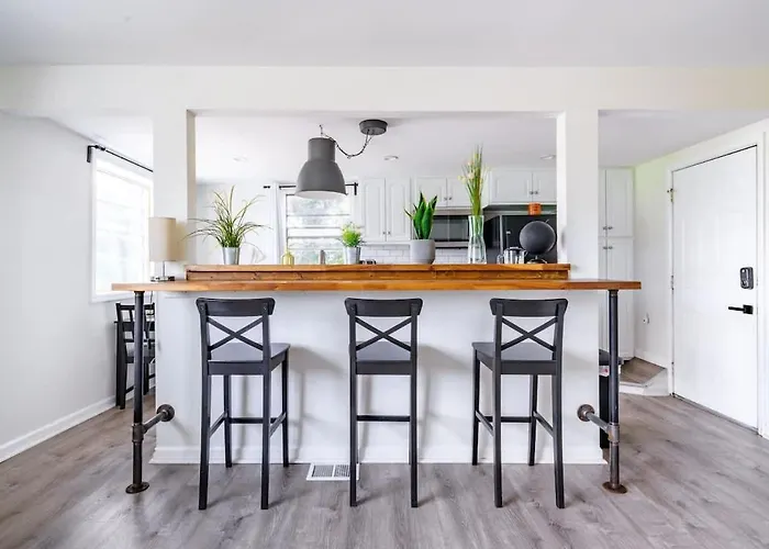 Casa Tres By Jungle House Near Convention Center Osu & Nationwide Arena Walk To High Street Downtown & Short North 5 800 Reviews Private Parking Сasa de vacaciones Columbus